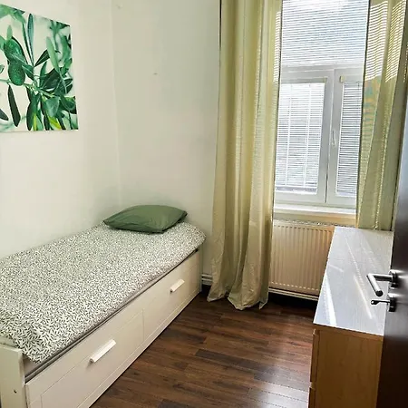 Spacious Centre Apartament